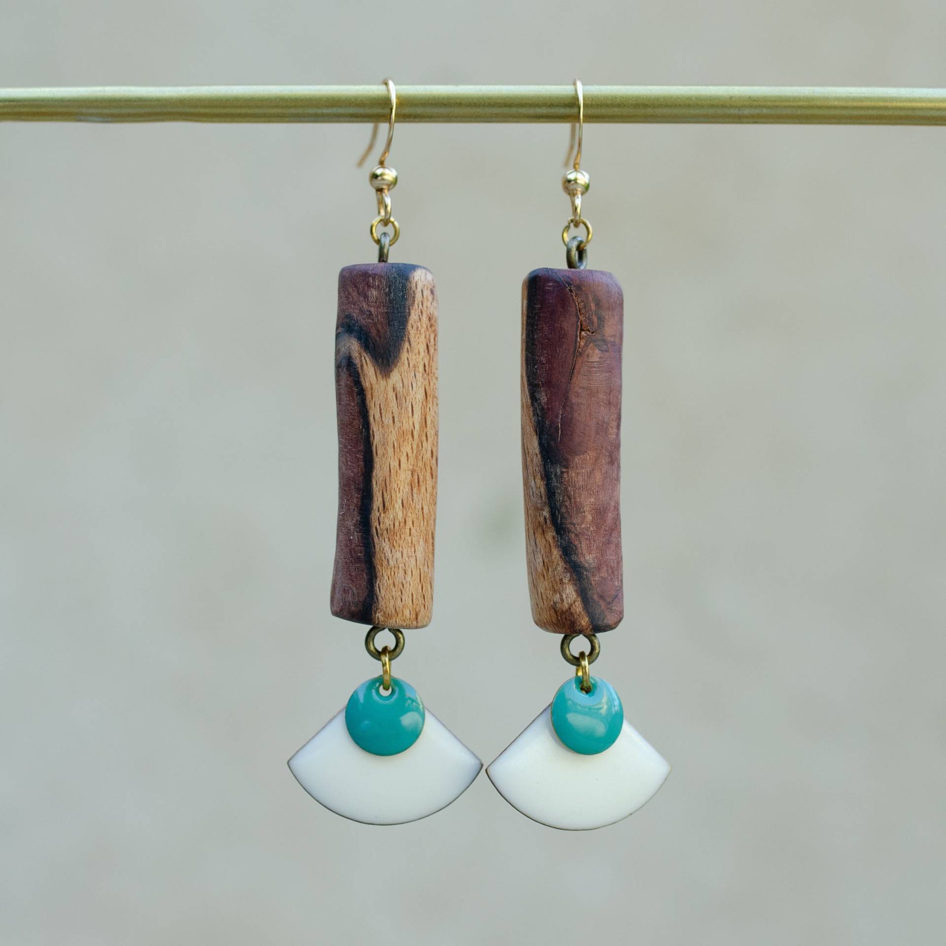 Schmale Holzohrringe Aus Baumperlenholz | Natur Ohrringe Holz Ohrschmuck Hängend Schmale Holzohrringe Aus Baumperlenholz | Natur Ohrringe Holz Ohrschmuck Hängend von YarikenDesign