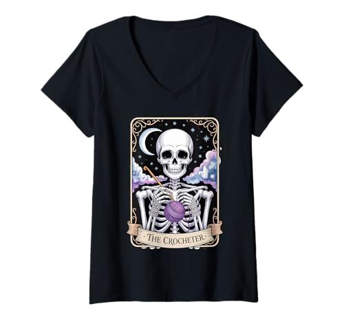 Damen The Crocheter Mom Tarot Card Skeleton Knitting T-Shirt mit V-Ausschnitt Damen The Crocheter Mom Tarot Card Skeleton Knitting T-Shirt mit V-Ausschnitt von Yarn Crafting Tarot card Threads