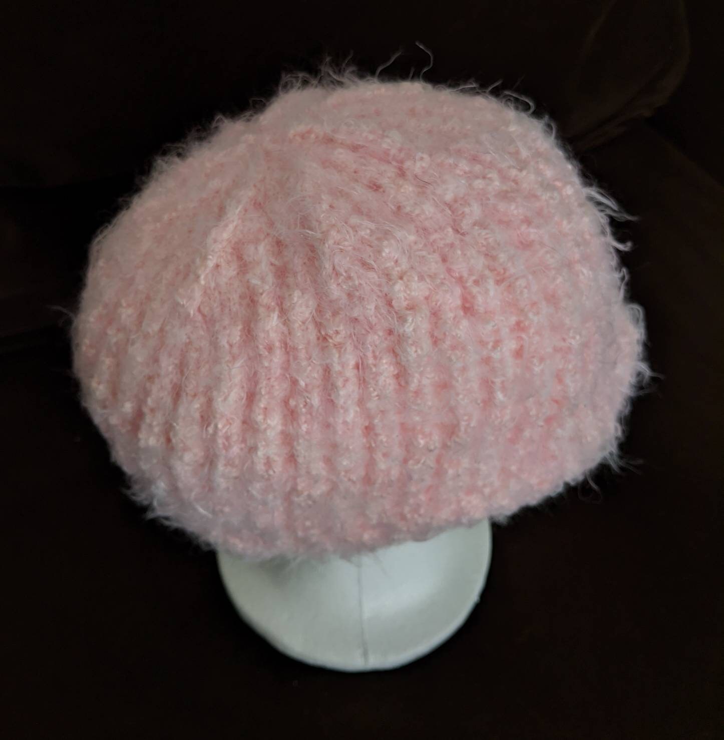 Neue Handgemachte Rosa Engel Haar Boucle "Spin Cycle" Strickmütze - Damen Medium Groß von YarnItAnyWay