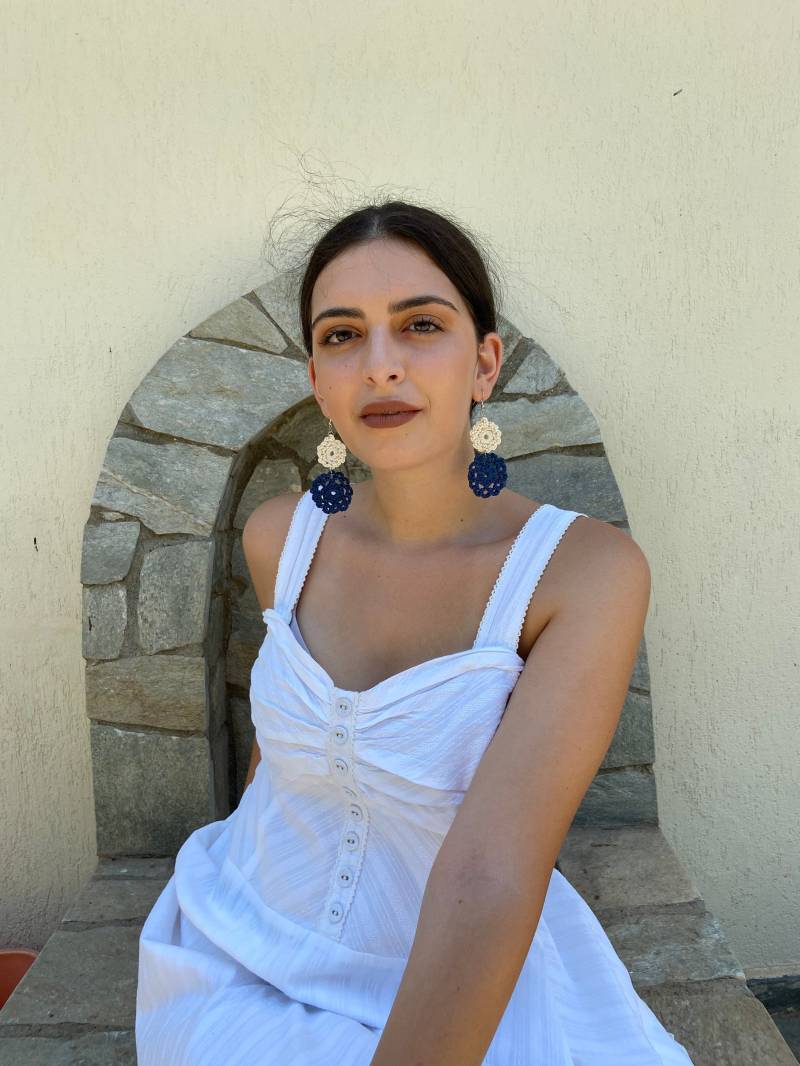 Boho Blumen Häkelohrringe Handgefertigter Schmuck Aus Baumwolle von YarnUnique