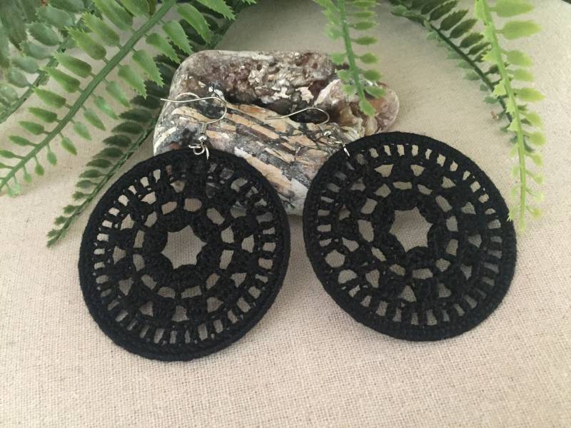 Handgefertigte Stern Häkelohrringe Boho Glam Schmuck von YarnUnique