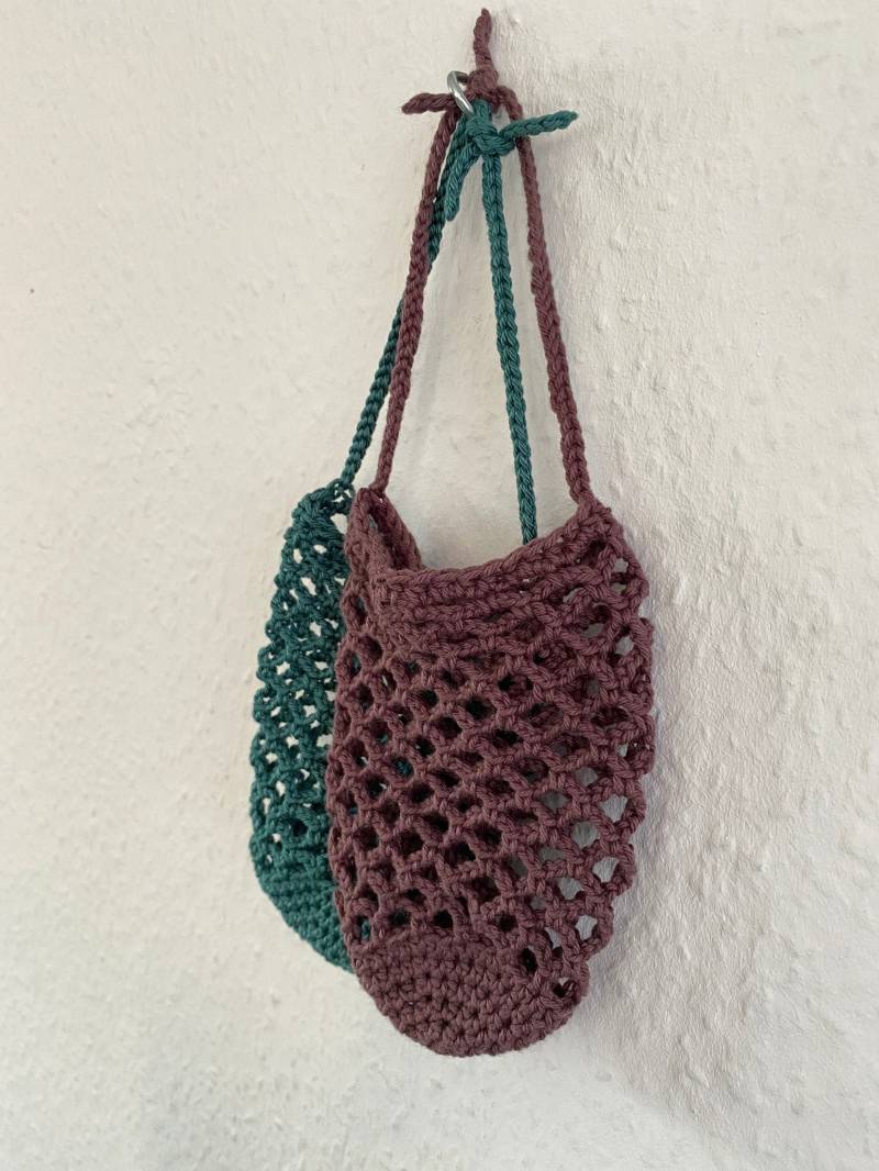 Gehäkelter Becherhalter, Flaschentasche Gehäkelter Becherhalter, Flaschentasche von YarninesCrafts