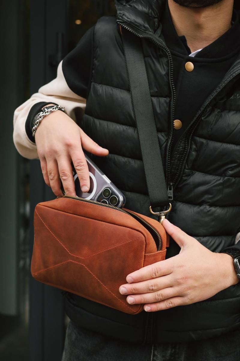 Personalisierte Echtleder Umhängetasche Leder Back Bag Schultertasche Reisetasche Geschenke Für Männer Geschenk Ehemann von YaroshStore