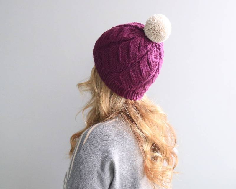 Sofort Lieferbar - Wolle & Acryl Hut/Big Garn Pom Slouchy Beanie Pflaume, Lila, Violett "Fiona Hut" Mit Taupe von YaroslavaHandmade