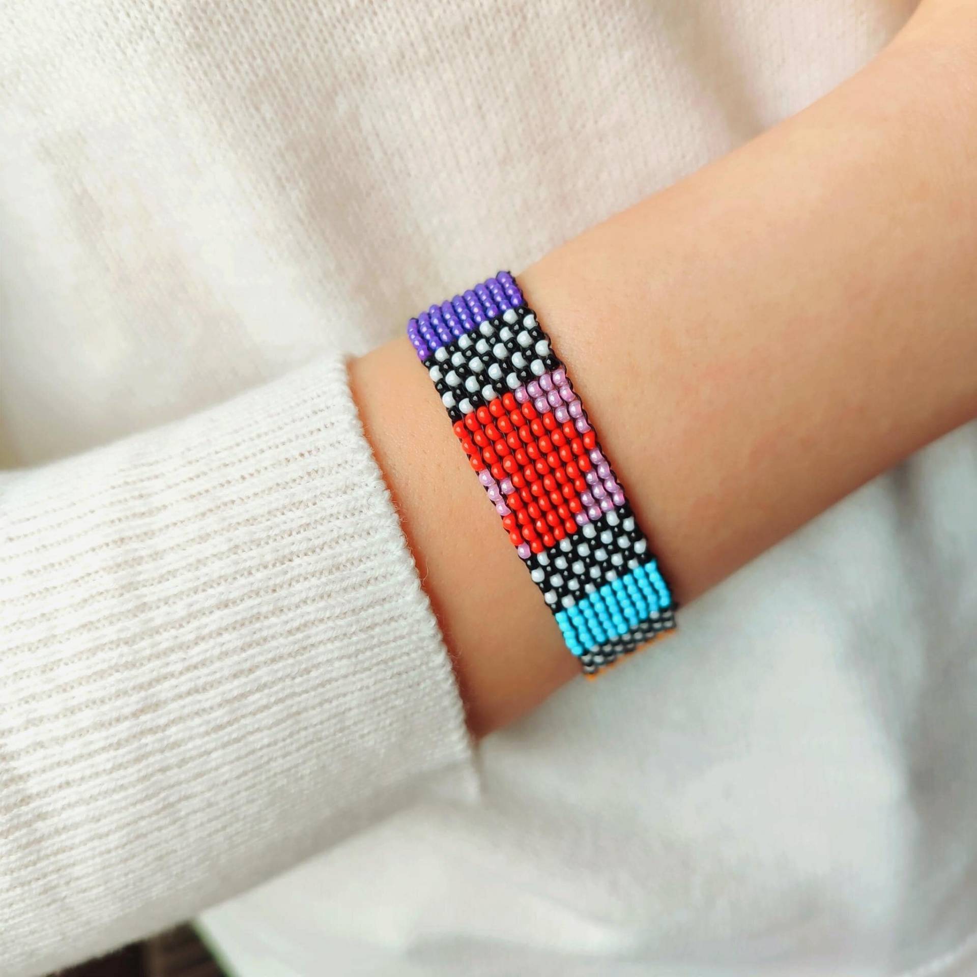 Handgemachter Armreif Mit Herz Aus Glasperlen Bunt Gewebtes Armband, Erschwingliche Geschenke Für Sie, Schmuck Frauen, Weihnachtsgeschenkideen Sie von YasminJewelryGifts