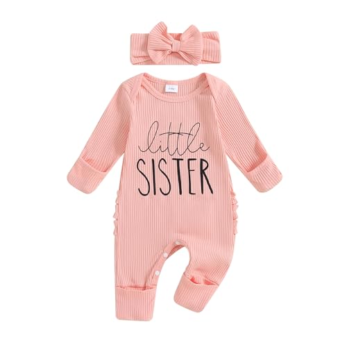 Yassiglia Baby Mädchen Langarm Strampler Neugeborene Gerippte Overall Brief Druck Jumpsuit Kuschelig Kleidung Set Weicher Schlafanzug + Stirnband (Little Sister, 0-3 Months) von Yassiglia