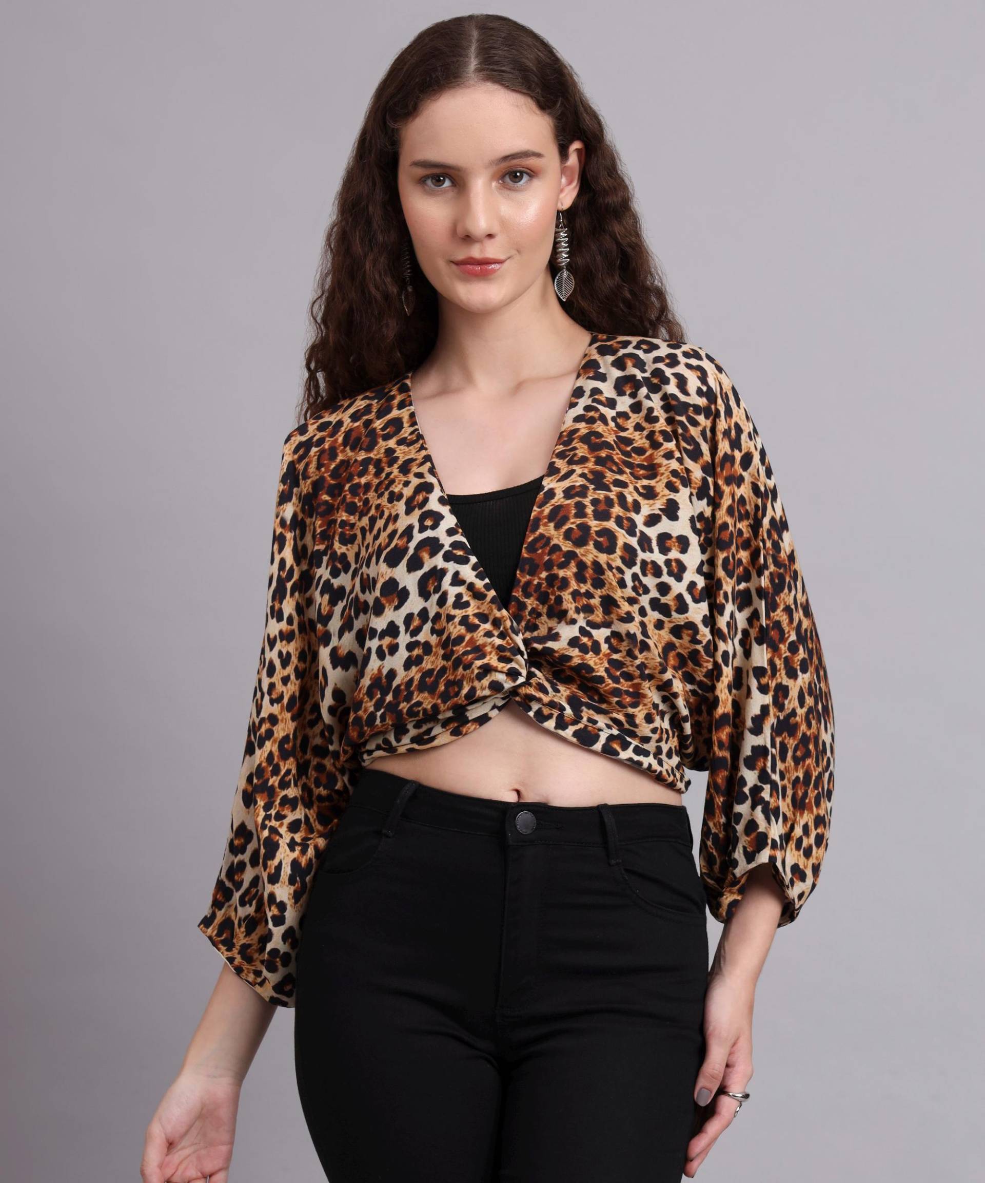 Cropped Bluse Mit Leopardenmuster - Viskose Wickeloptik Leopard Print Handmade Oversized Kurzbluse Animal Look Cropped Bluse Mit Leopardenmuster - Viskose Wickeloptik Leopard Print Handmade Oversized Kurzbluse Animal Look von YatraDesign