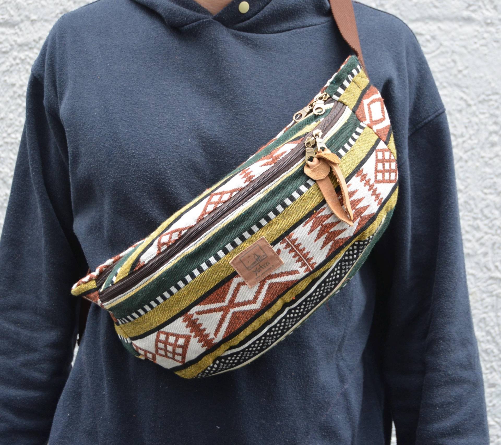 Große Bauchtasche, Xxl Gürteltasche, Hüfttasche, Brustbeutel Große Bauchtasche, Xxl Gürteltasche, Hüfttasche, Brustbeutel von YatraDesign