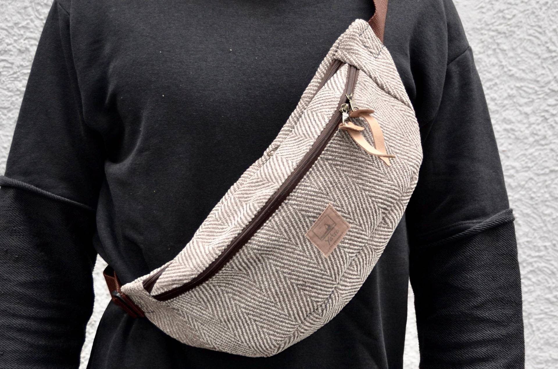 Große Bauchtasche, Xxl Gürteltasche, Hüfttasche, Brustbeutel Große Bauchtasche, Xxl Gürteltasche, Hüfttasche, Brustbeutel von YatraDesign