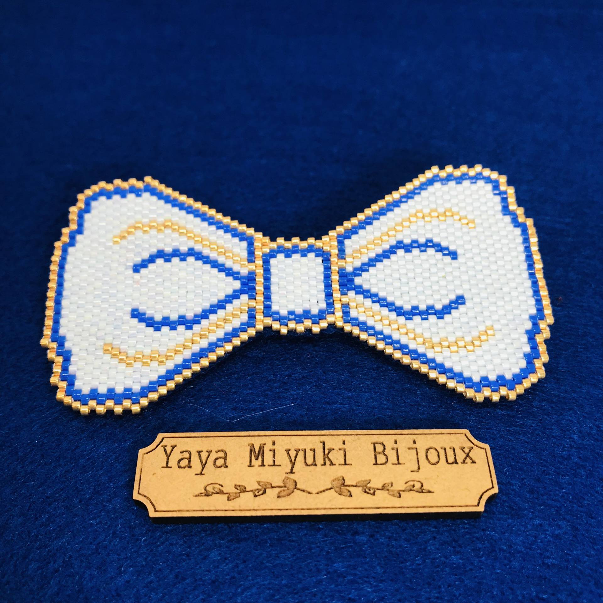 Fliege-Brosche Aus Nadelgewebten Miyuki-Perlen/Einzelstück Fliege-Brosche Aus Nadelgewebten Miyuki-Perlen/Einzelstück von YayaMiyuki