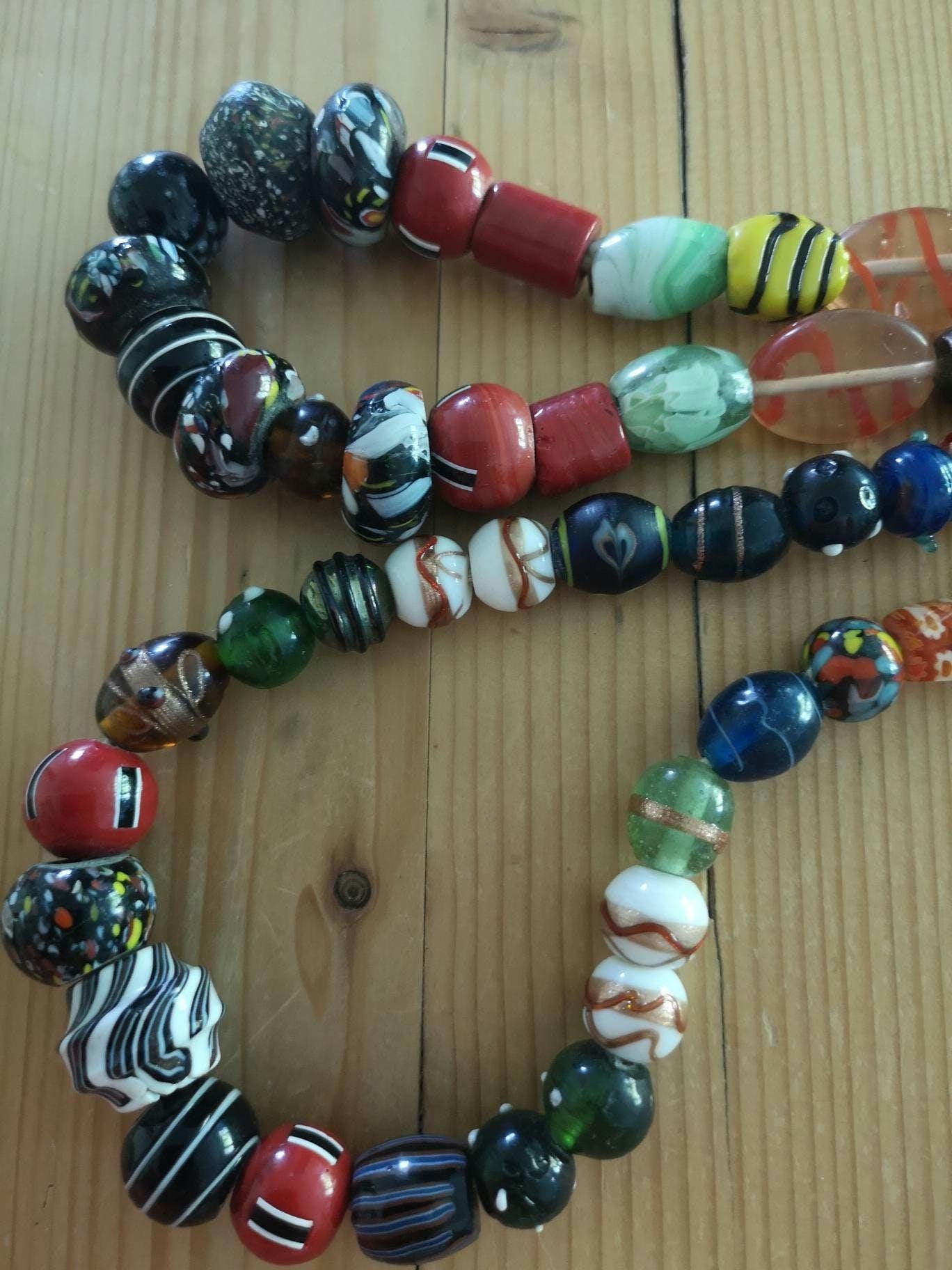 Kette Aus Ghana Mit Ca. 60%krobo Und 40 Prozent Modeschmuckperlen Kette Aus Ghana Mit Ca. 60%krobo Und 40 Prozent Modeschmuckperlen von Yayefallcreations