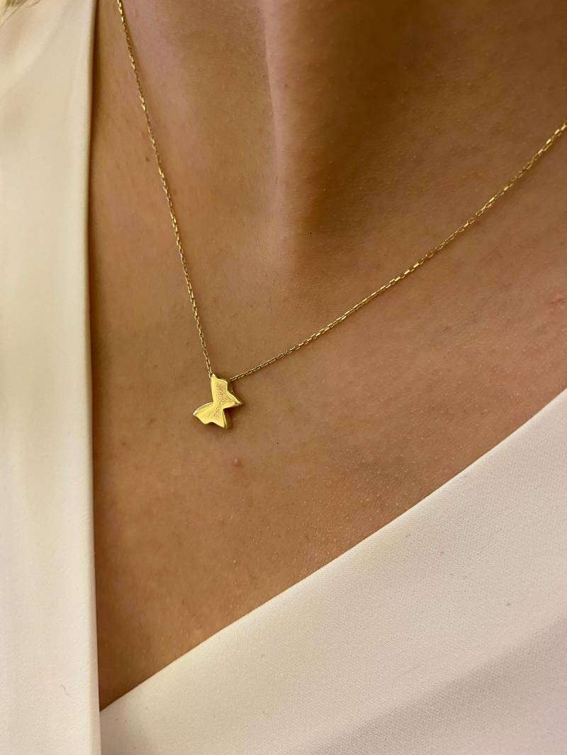 14K Gold Schmetterling Halskette, Minimalist Charm Anhänger, Karma Winziger Geschenk Für Sie, Mama, Weihnachten von YazalJewelery