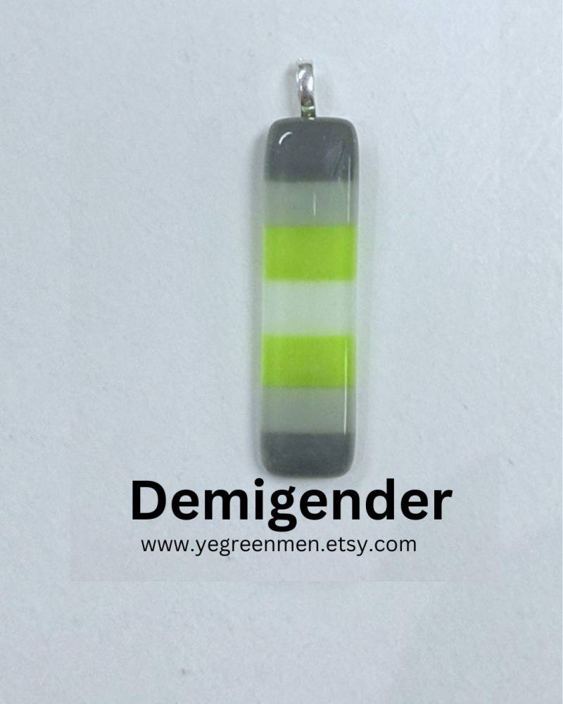 Demi Gender Pride Anhänger Fusingglas Halskette, Handgefertigt Mit Freiem Porto. Lgbt Lgbtq+ Stolz Liebe Siegt von YeGreenMen