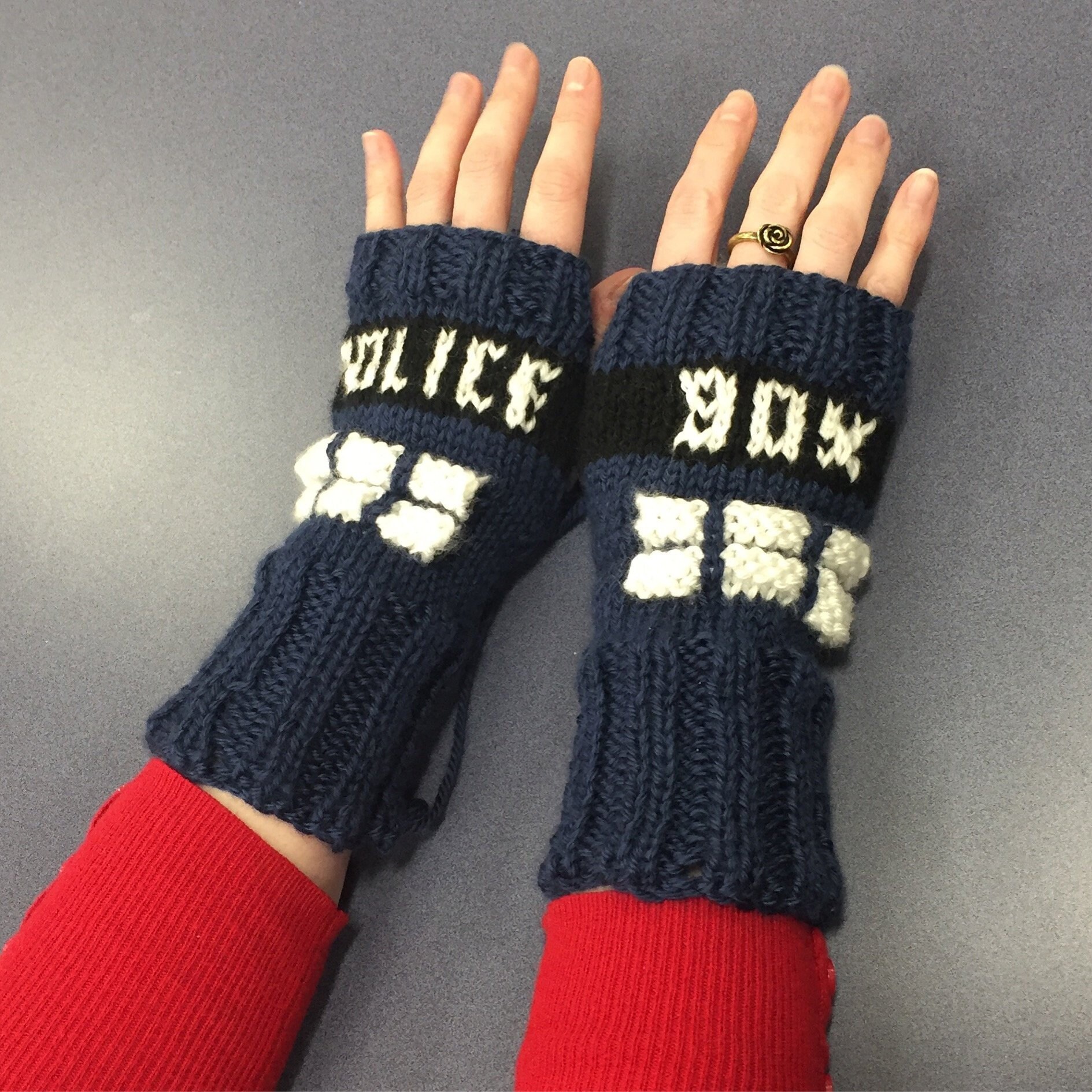 Polizei Box Pulswärmer von YearoftheFrogDesigns