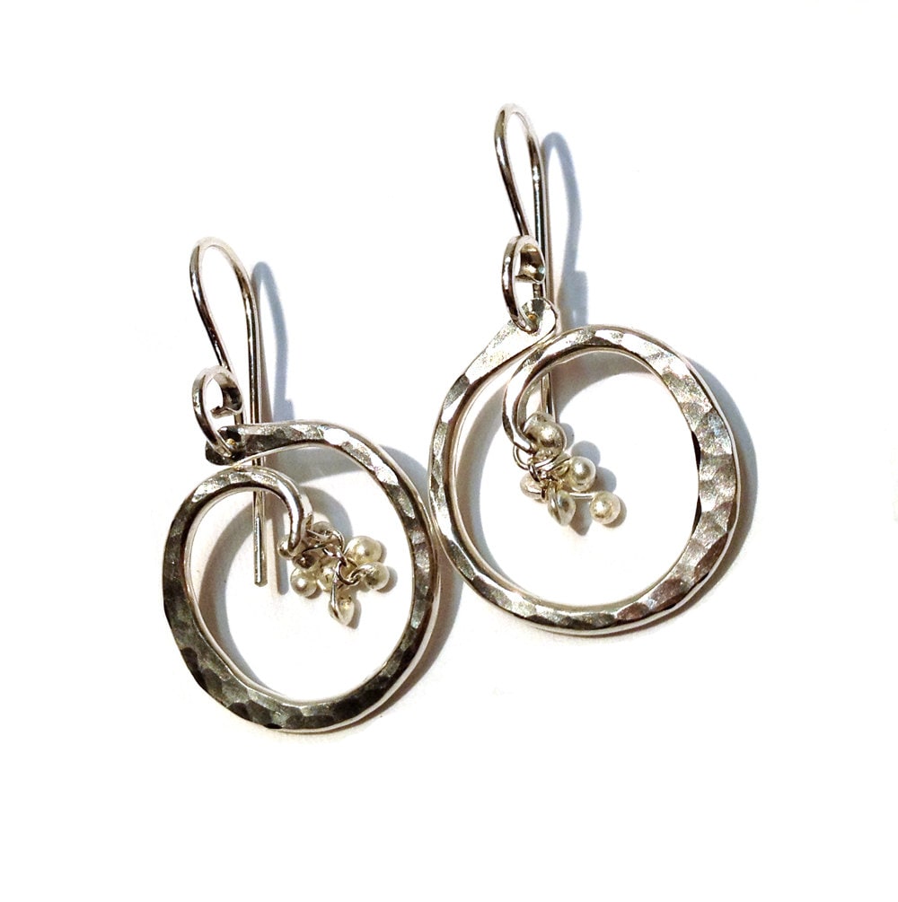 Kleine Kreis Des Lebens Mit Kaviar Ohrringe in Sterling Silber Und/Oder 14K Goldfilled Optionen Kleine Kreis Des Lebens Mit Kaviar Ohrringe in Sterling Silber Und/Oder 14K Goldfilled Optionen von YedOmi