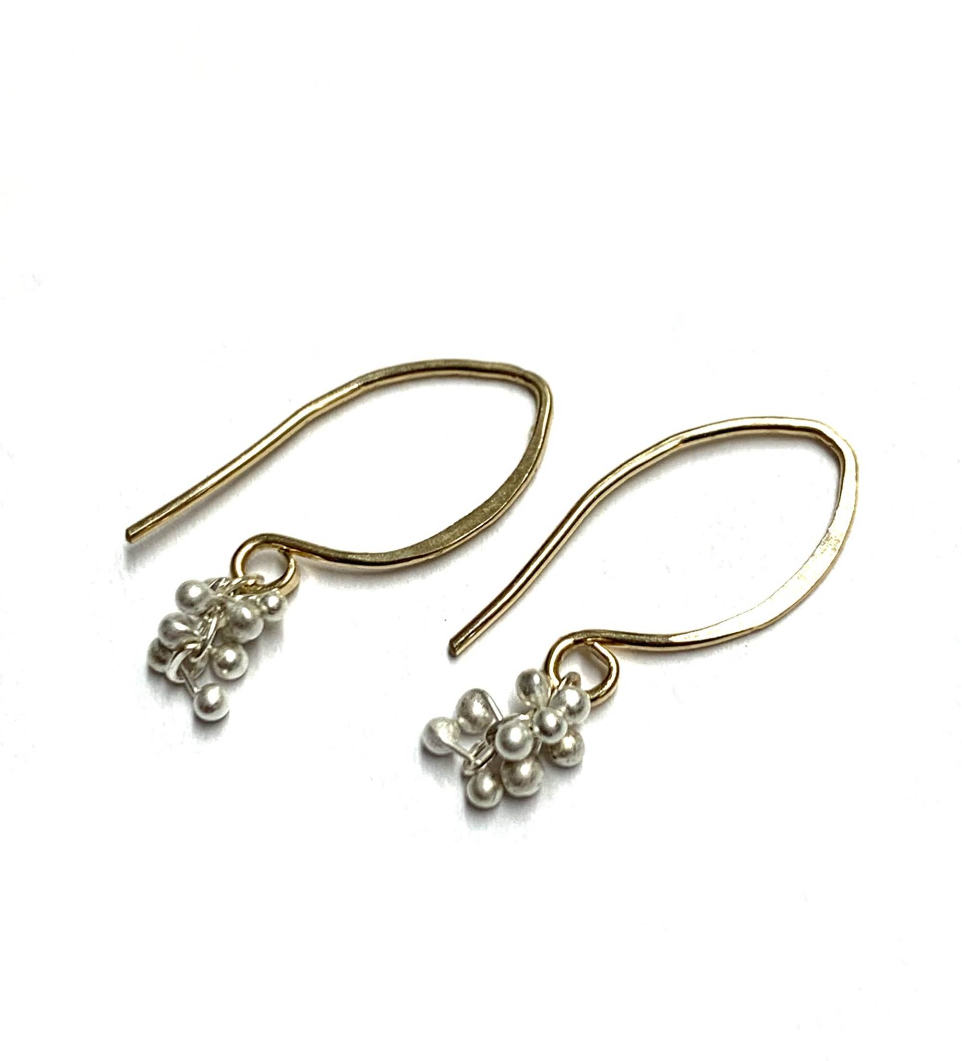 Mini Wisteria Caviar Hook Ohrringe in Sterling Silber Oder 14K Goldfilled Mini Wisteria Caviar Hook Ohrringe in Sterling Silber Oder 14K Goldfilled von YedOmi