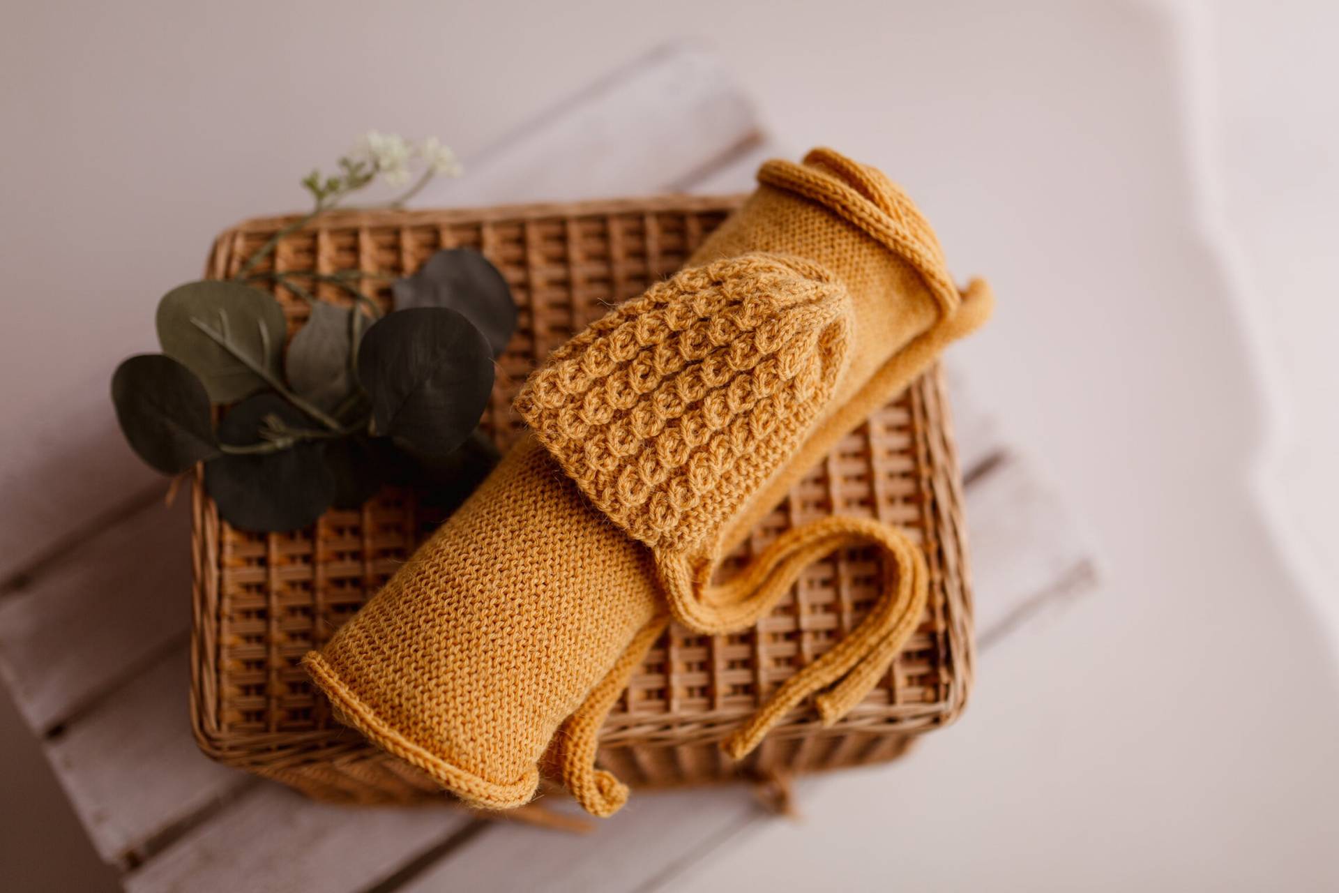 Weiches Und Strechiges Stricktuch Mit Ausgefallener Mütze - Ochra, Newborn Photo Prop Weiches Und Strechiges Stricktuch Mit Ausgefallener Mütze - Ochra, Newborn Photo Prop von YellowLamb