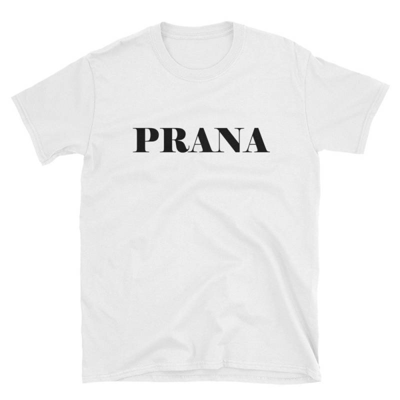 Unisex Prana-Kurzarm T-Shirt Unisex Prana-Kurzarm T-Shirt von YellowPcock