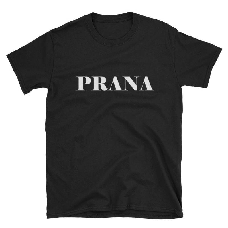 Unisex Prana-Kurzarm T-Shirt Unisex Prana-Kurzarm T-Shirt von YellowPcock