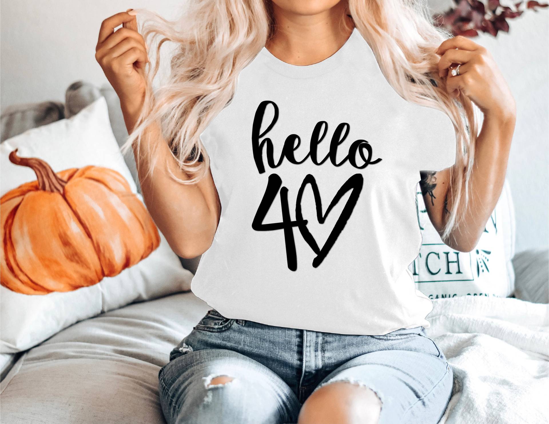 40Th Birthday T-Shirt Uk, Hello 40 Birthday, T-Shirts Für Frauen Männer, Personalisiertes Geburtstagsgeschenk Mama von YellowPearlCrafts