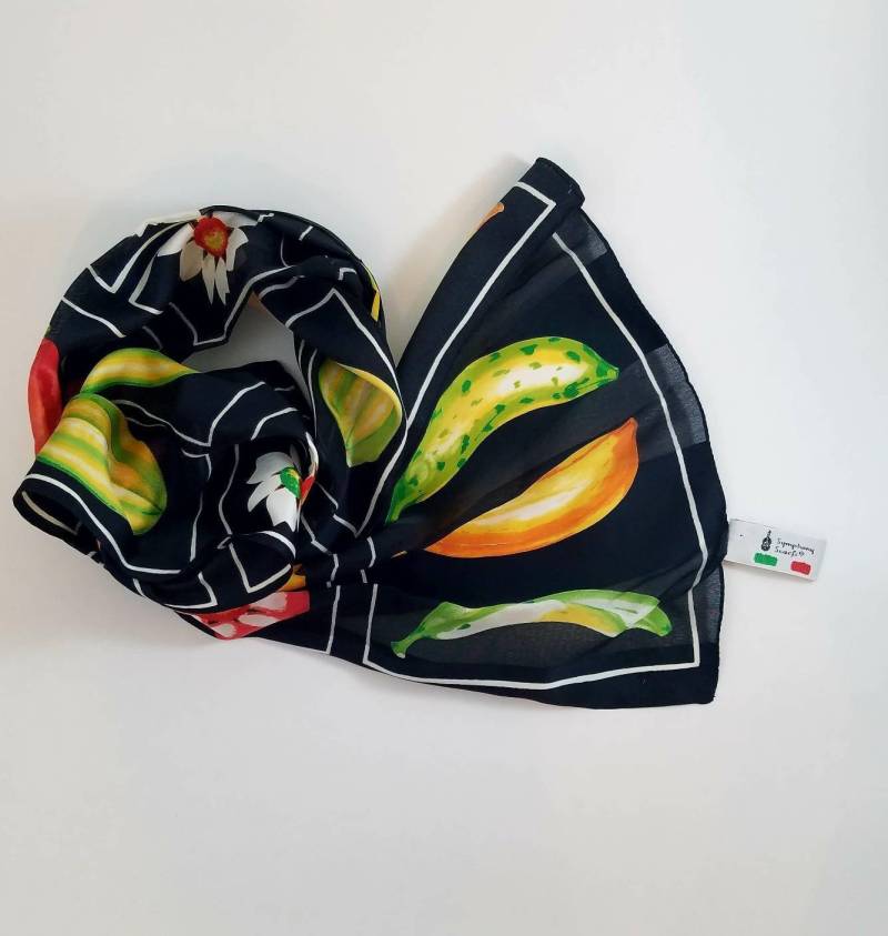 Frucht Auf Schwarzem Schal, Vintage Symphonie Schals, Made in Italy, Polyester Schal Frucht Auf Schwarzem Schal, Vintage Symphonie Schals, Made in Italy, Polyester Schal von YellowRoseStudios