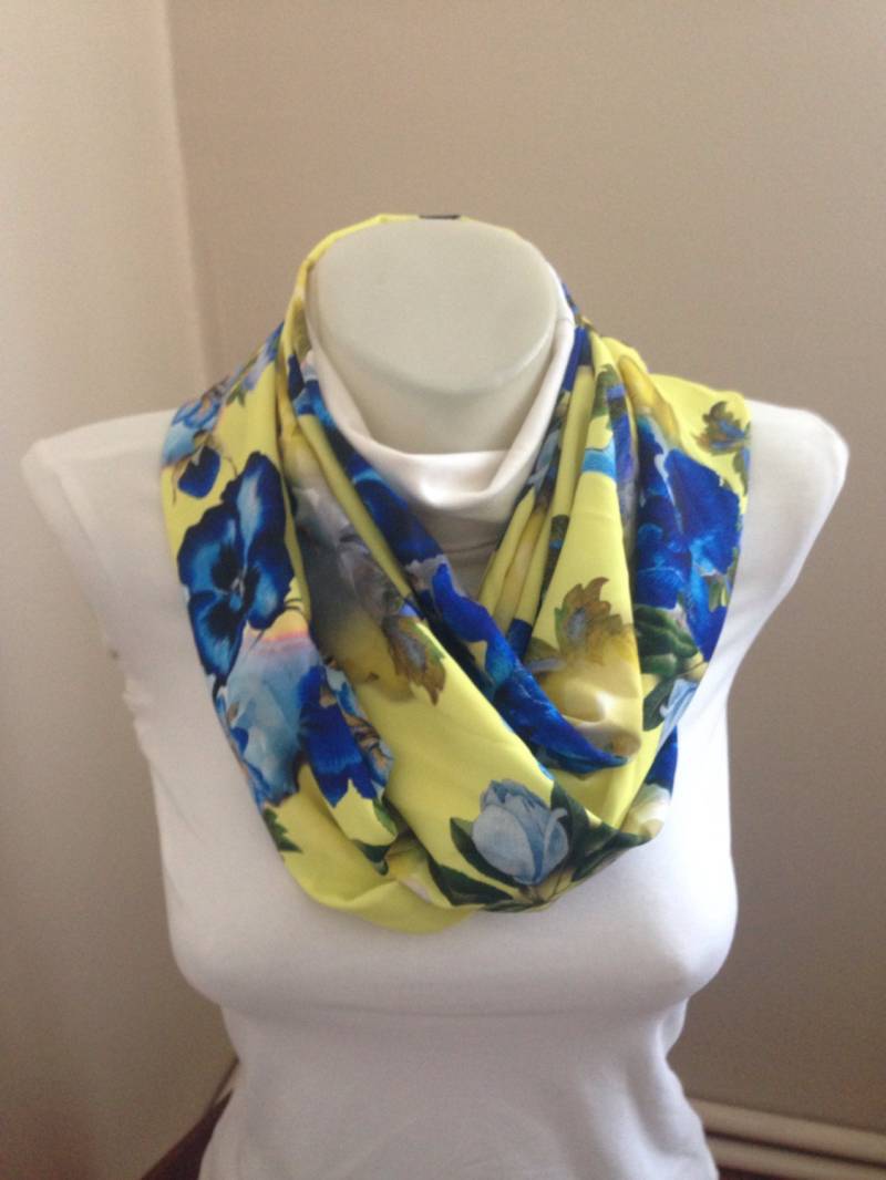 Blumen Schal - Blauer Schal, Weihnachtsgeschenk Stoking Infinity Geschenk Für Mutter Tante Schwester Oma Freundin Bester Freund Coworker Chef von Yellowcrochet