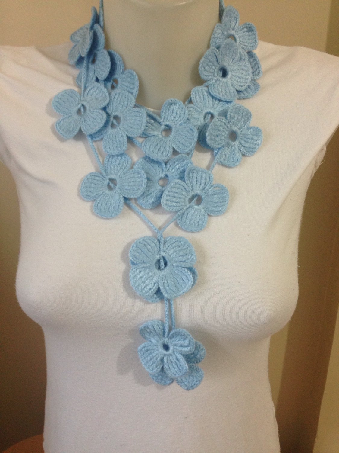 Floral Häkelschal in Blau, Weihnachtsgeschenk, Geschenk Für Sie, Valentinstag Geschenke von Yellowcrochet