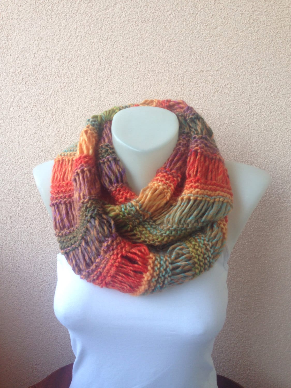 Gestrickte Schal, Loop-Schal, Weihnachten Geschenkideen, Kreis Schal, Frauen Accessoires, Geschenk-Ideen von Yellowcrochet