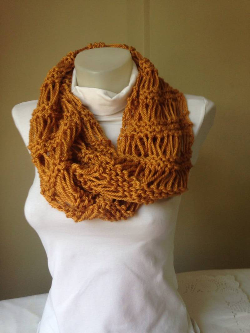 Mehrfache Optionen/Senfgelb, Braun Und Schwarz Gestrickter Infinity-Schal Schal Für Sie Valentinstag Geschenk Unendlichkeitsschal Frauen von Yellowcrochet