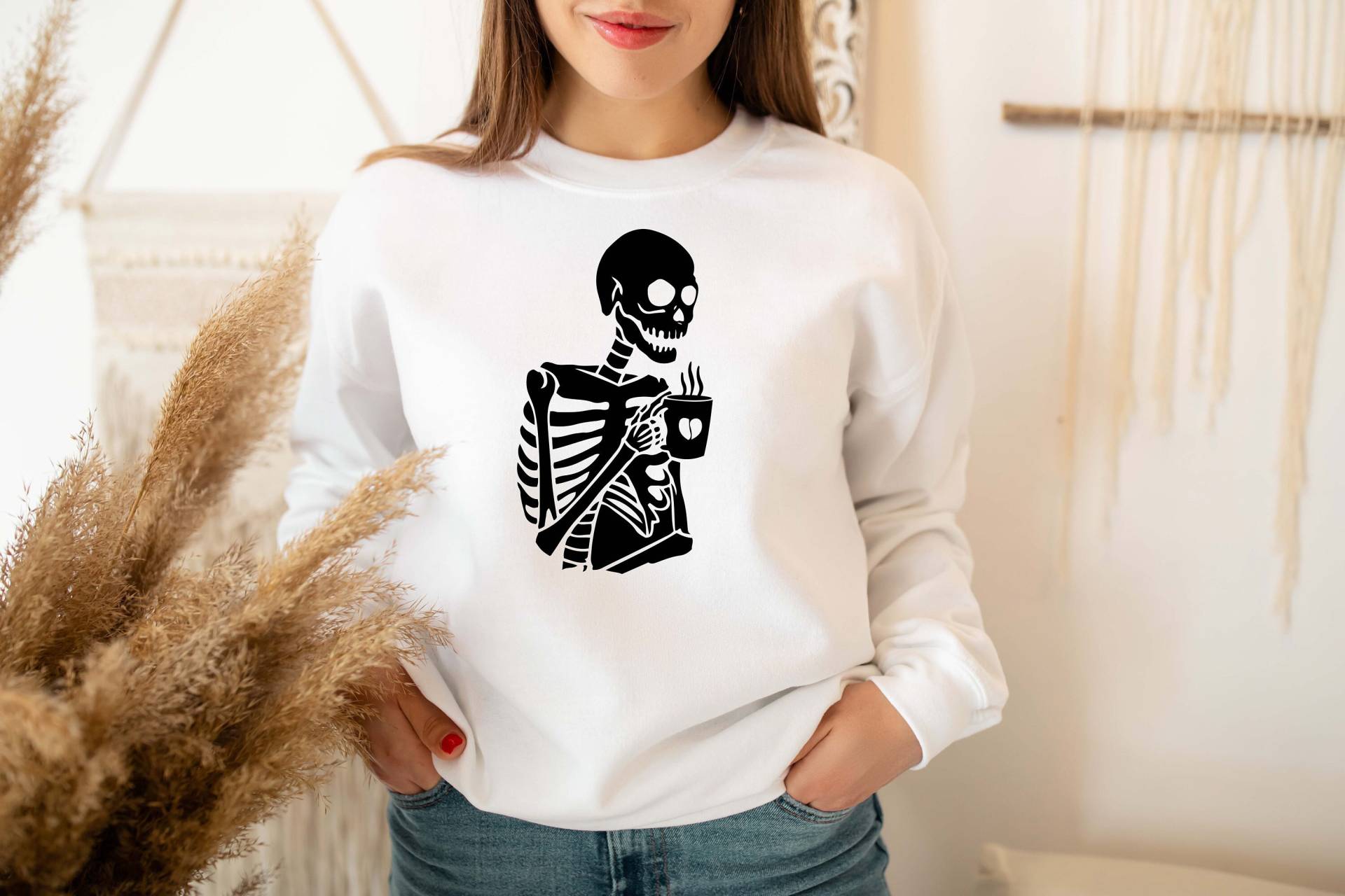 Kaffeeskelett, Halloween Skelett Sweatshirt, Eis Oder Heiß, I Like It A Lot I'll Drink Coffee Till Rot, Skelton Sweatshirts, Ghost Kaffeeskelett, Halloween Skelett Sweatshirt, Eis Oder Heiß, I Like It A Lot I'll Drink Coffee Till Rot, Skelton Sweatshirts, Ghost von YesTeeDesign