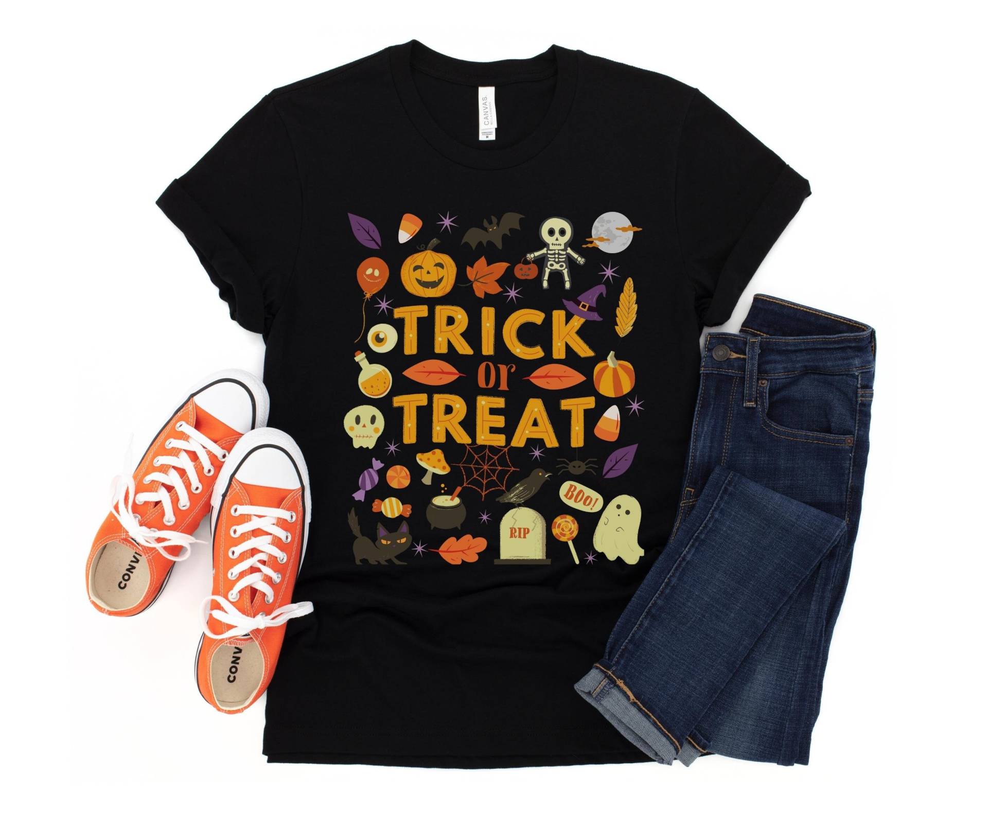 Halloween Trick Or Treat Shirt, Lustiges Doodle Kürbis, Hexe, Geist, Mom Witchy T-Shirt, Gruseliges T-Shirt von YesYesYallApparel