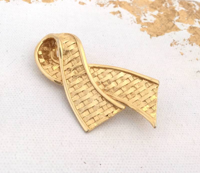 Große Vintage-Band Gold Brosche Gewebt Strukturierter Ribbon Pin, Große Vintage Kostüm Schmuck Mid Century Jahrgang Abstrakte Pin Große Vintage-Band Gold Brosche Gewebt Strukturierter Ribbon Pin, Große Vintage Kostüm Schmuck Mid Century Jahrgang Abstrakte Pin von YesterHere