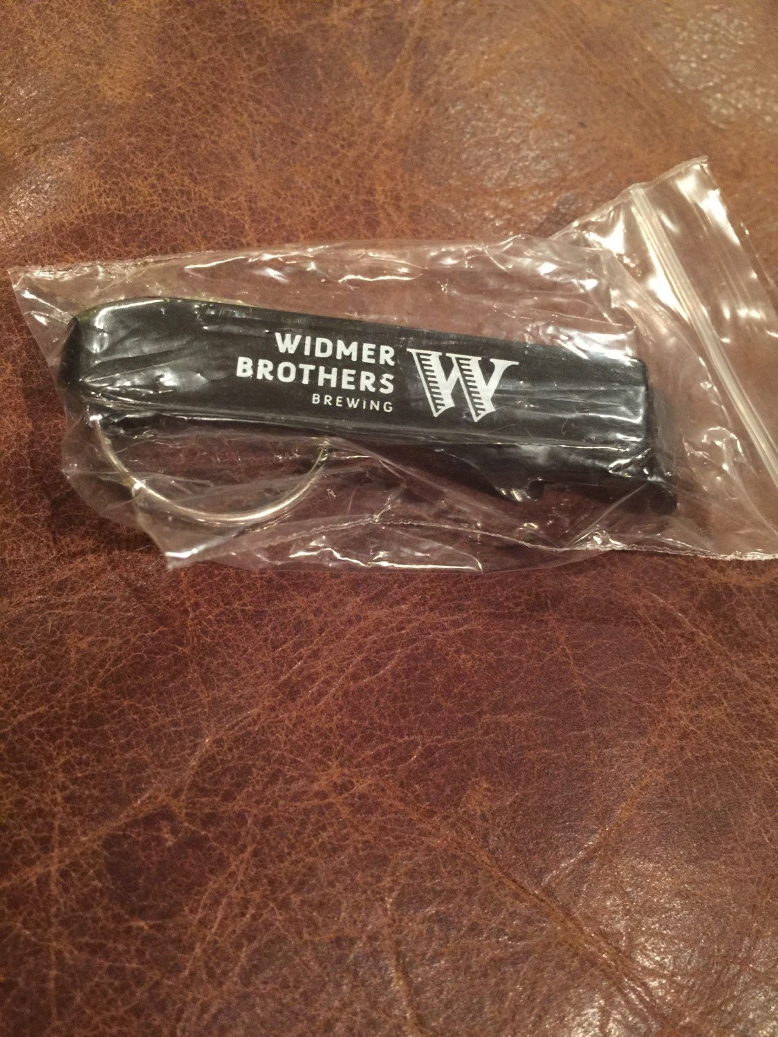 Widmer Bros. Brau Flaschenöffner Schlüsselanhänger Widmer Bros. Brau Flaschenöffner Schlüsselanhänger von YesterYearAmericana