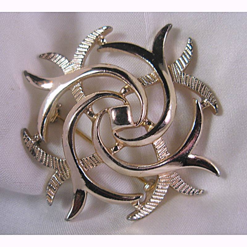 Vintage Signierte Sarah Coventry Brosche, Modeschmuck Vintage Signierte Sarah Coventry Brosche, Modeschmuck von YesterdaysJewelsShop