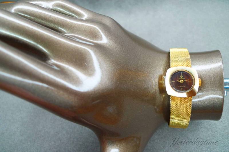 Nivada Holz Ziffernblatt Damen 1970 Armbanduhr Gelb Gold Überzogen Gehäuse & Armband Swiss Made 17 Juwel Handbuch Bewegung von Yesterdaytime