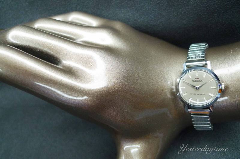 Waltham Damenuhr 1960Er Graues Ziffernblatt Mit Strassmarkierern Swiss Made 7 Jewel Handwerk von Yesterdaytime