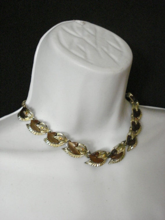 Antike Halskette Vintage 40Er 50Er Jahre Verstellbare Chocker Mit Topas Und Braunen Steinen Antike Halskette Vintage 40Er 50Er Jahre Verstellbare Chocker Mit Topas Und Braunen Steinen von Yesteryearsthreads