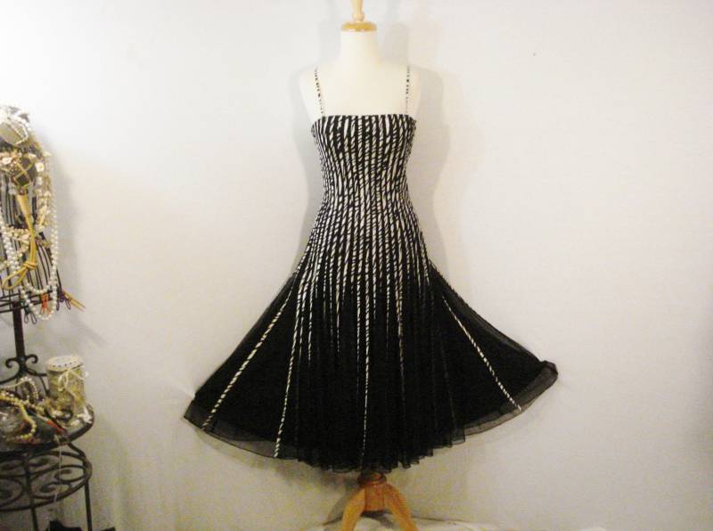 Schwarz & Weiß Full Party Kleid Abendgarderobe J S Kollektion Sm von Yesteryearsthreads