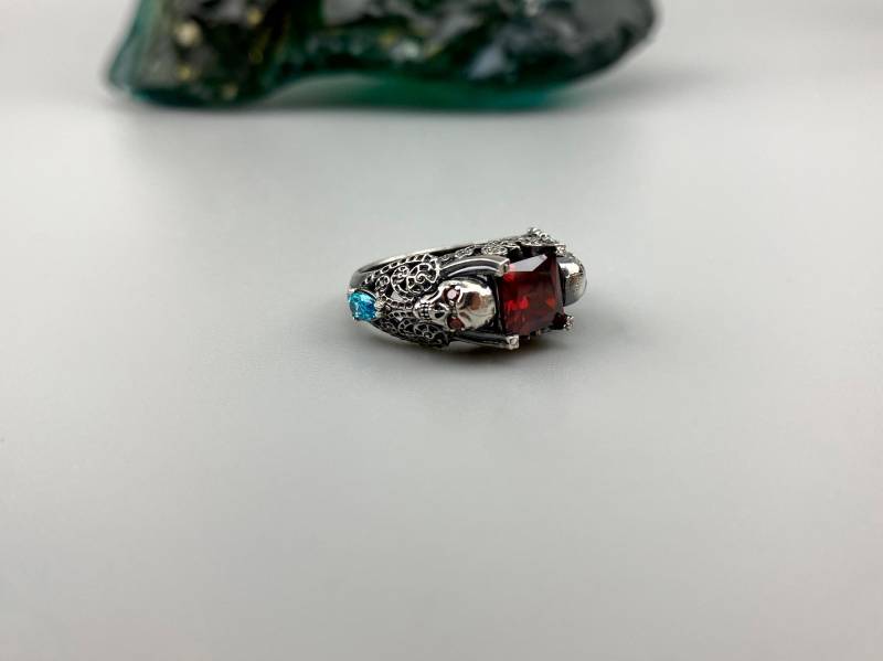 sterling Silber 925 Gothic Skulls Damen Matilda Ring, Einzigartiger Geschenkschmuck von YetiBikersJewelry