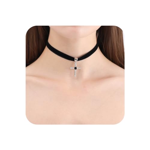 Yienate Gothic Schwarzer Samt Kreuz Halskette Choker Vintage Silber Kreuz Anhänger Halskette Aussage Kreuz Charme Wildleder Halskette Kette Glauben Kruzifix Halskette Schmuck Für Frauen von Yienate