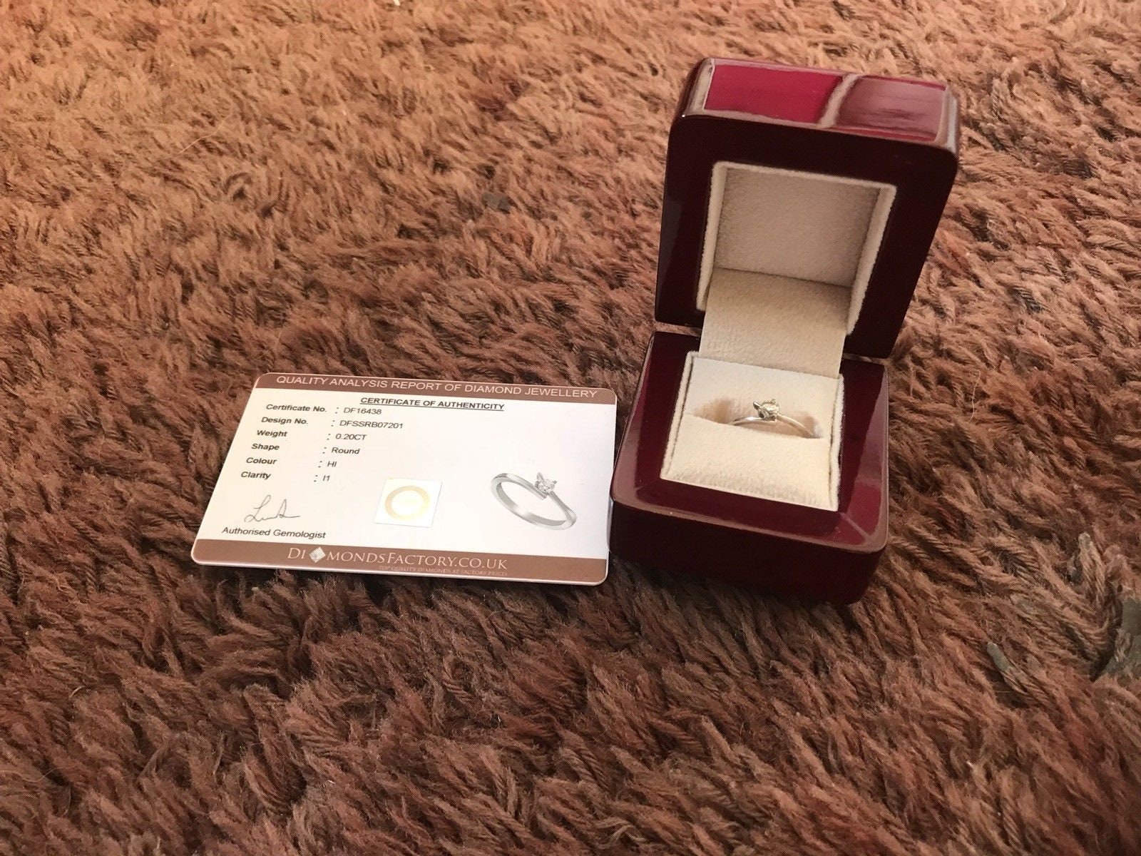 Wunderschöne, Zierliche Diamond 9Ct Weißgold Diamant-Verlobungsring Geändert, Ein I 1/2. Kommt Mit Einem Echtheitszertifikat von YloveGifts