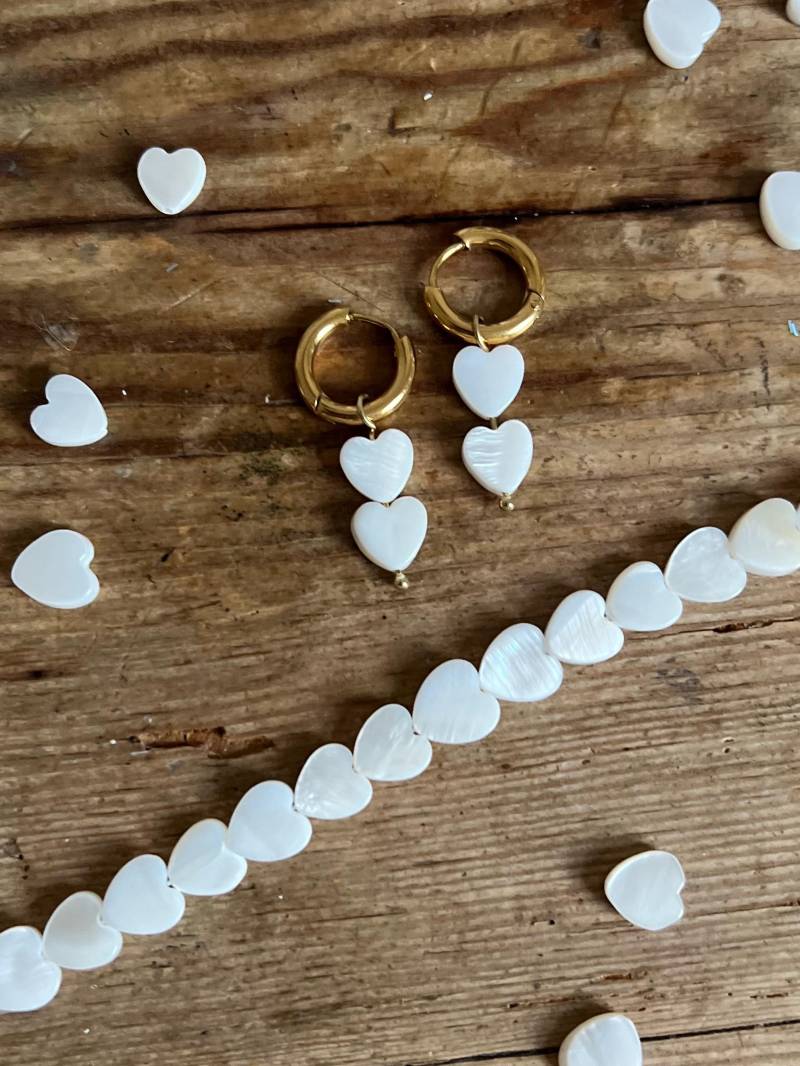 Hängeohrringe Perlmutt, Vergoldete Kreole, Damen Ohrringe Perlmutt Herz, Valentinstagsgeschenk Für Sie von YlvaLores