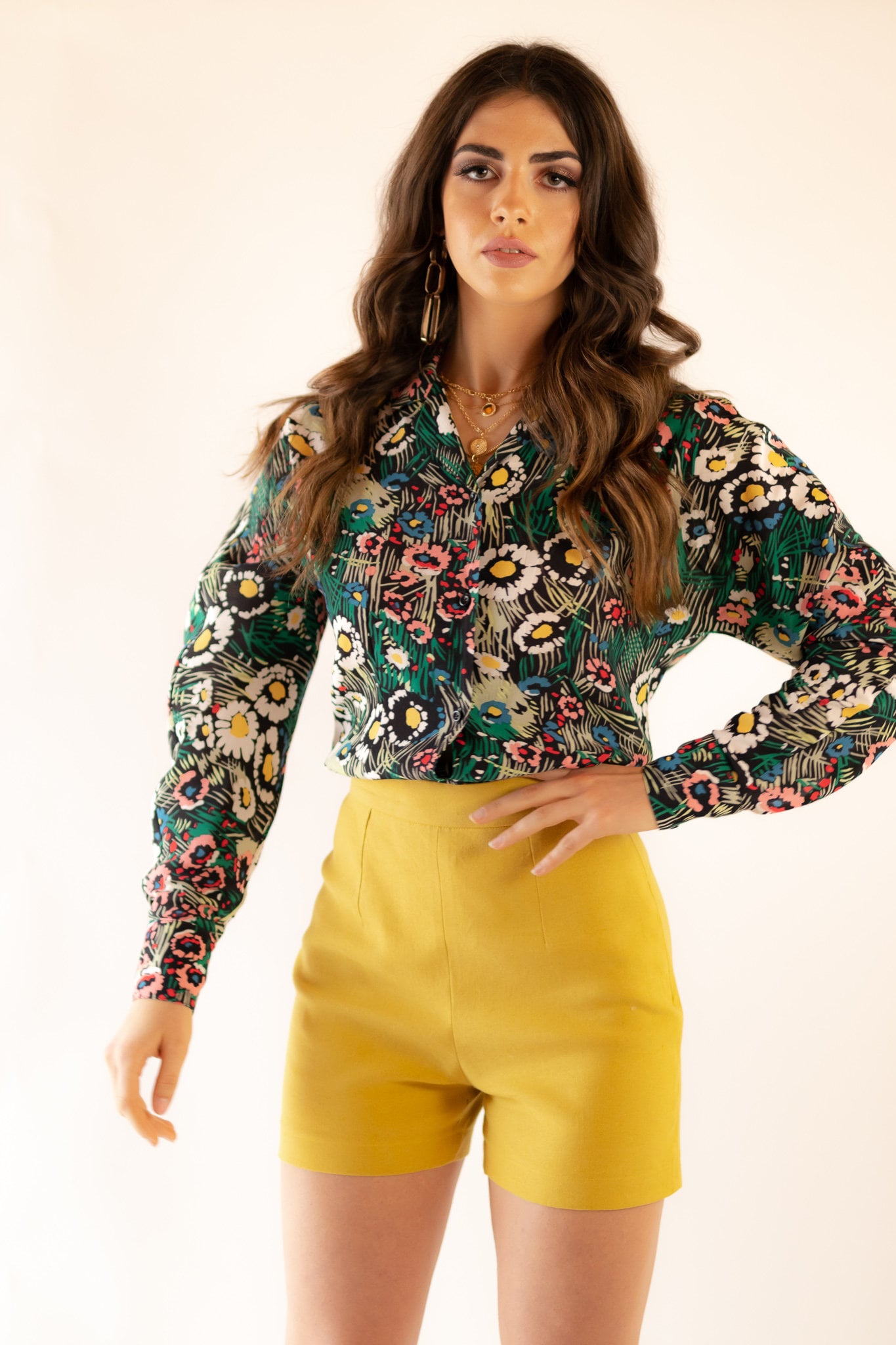 Senfgelbe Damenshorts, Damen-Baumwollshorts, Hoch Taillierte Shorts, Elegante Gelbe Baumwollshorts, Abendmode von YoNegrita