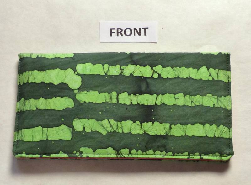 Batik Checkbook Cover Tiefgrün Mit Hellgrünen Streifen von YobabsShop