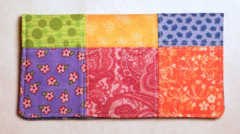 Schöne Helle Blumen Patchwork Scheckheft Einband - Hell Und Freundlich Mit Vielen Organizer-Funktionen von YobabsShop