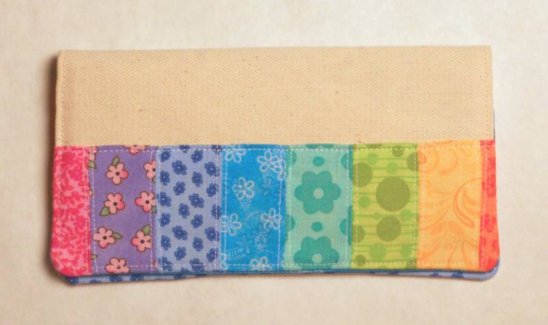 Schöne Rainbow Patchwork Floral Scheckheft Einband - Hell Und Freundlich Mit Vielen Organizer-Funktionen von YobabsShop