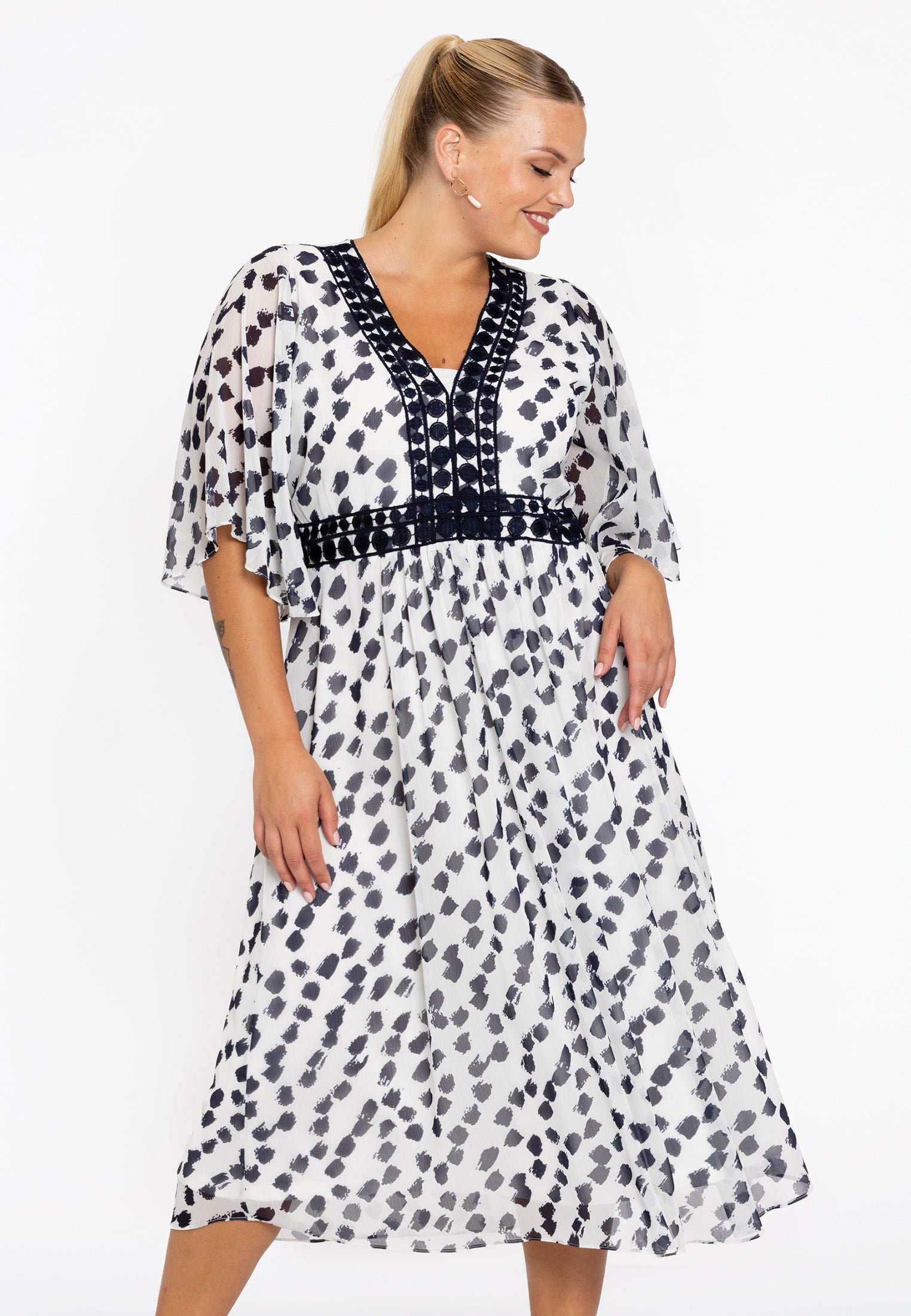 Kleid mit Spitze PEGGY von Yoek