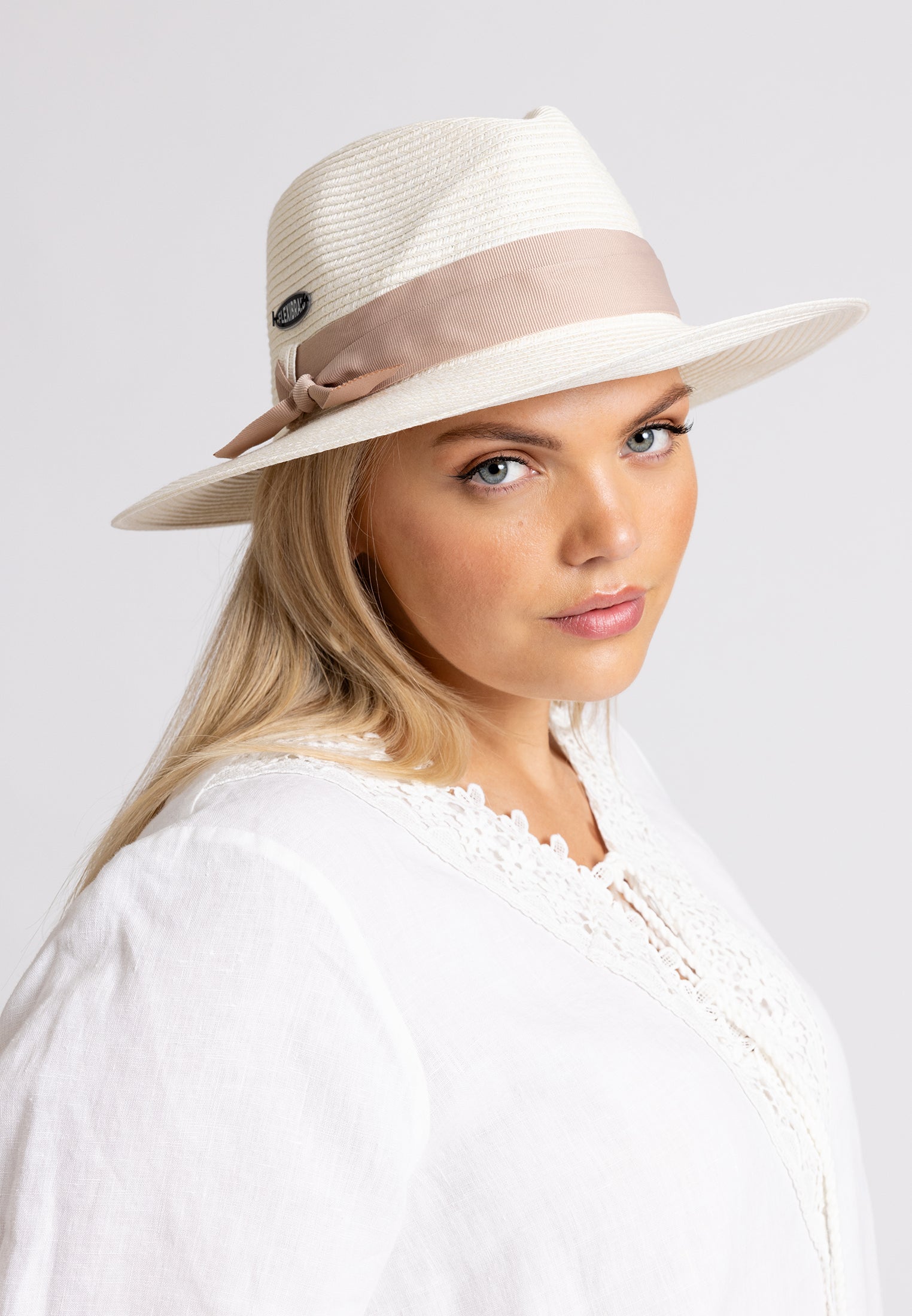Sienna Fedora Ivory/Taupe von Yoek