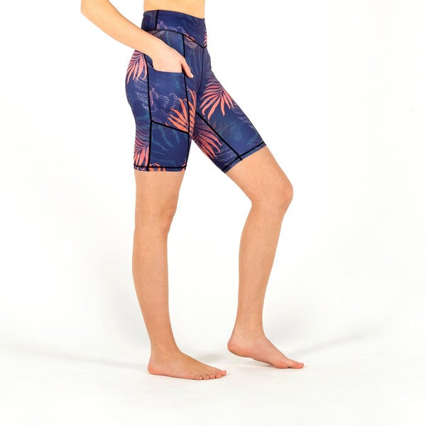 Yoga Hero Biker Shorts mit drei Eingrifftaschen von Yoga Hero