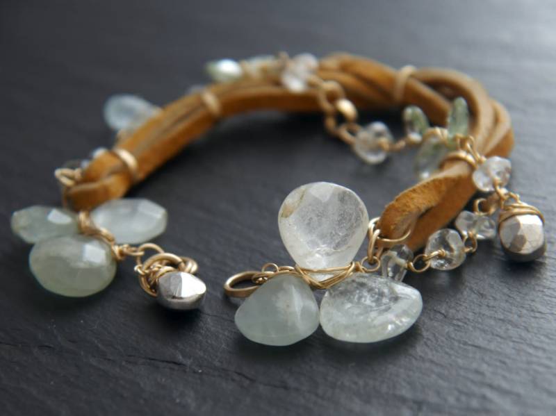 Aquamarine Layered Multi Strand Edelstein Perlen Leder Armband Briolette März Birthstone Aquamarine Layered Multi Strand Edelstein Perlen Leder Armband Briolette März Birthstone von YogaChickJewelry